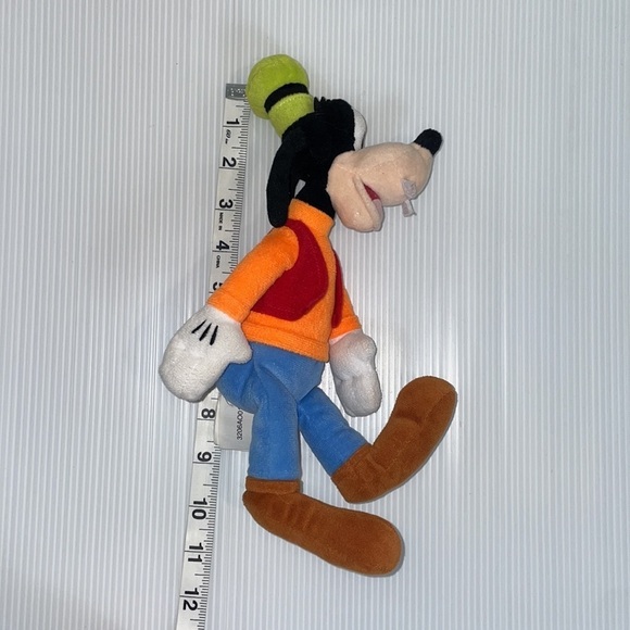 Disney 10” stuffed plush Goofy character - Picture 9 of 9